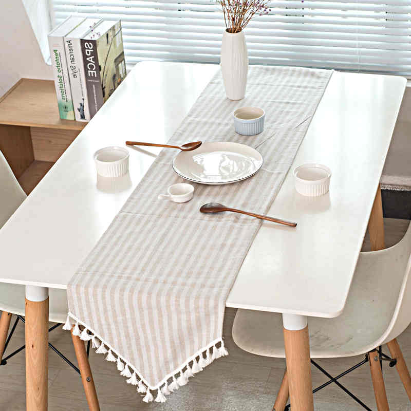 chemin-de-table-pour-bapteme-beige