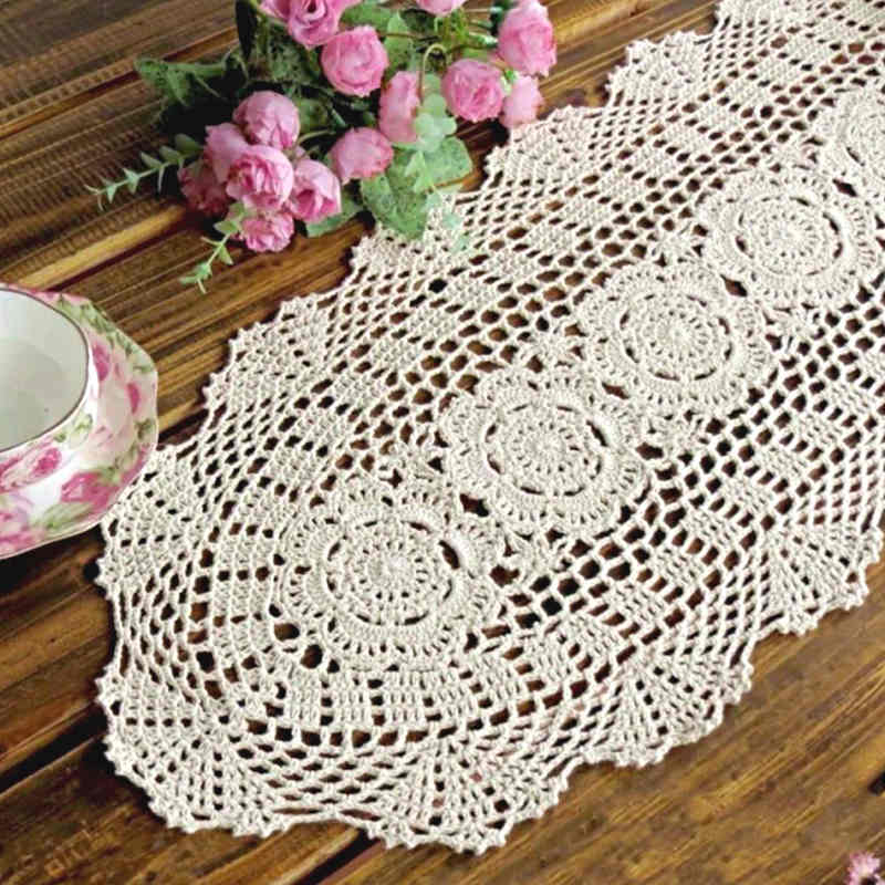 chemin-de-table-ovale-au-crochet-coton