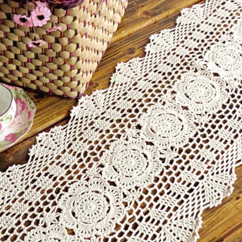 chemin-de-table-ovale-au-crochet-fait-main