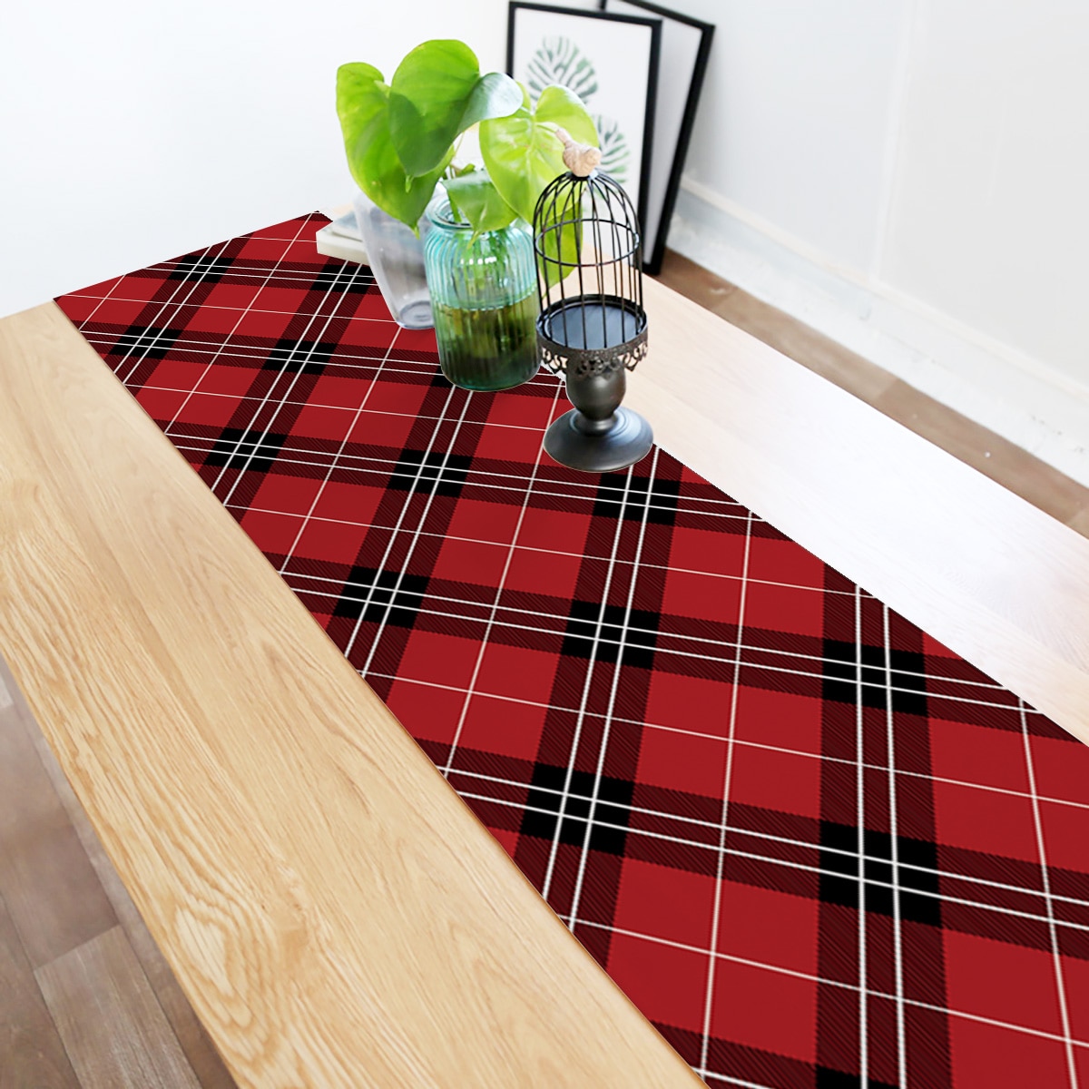 chemin-de-table-ecossais-rouge-carreaux