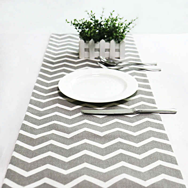 chemin-de-table-chevron-gris-fantaisie