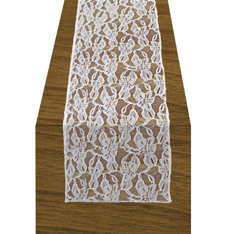 chemin-de-table-en-dentelle-blanche