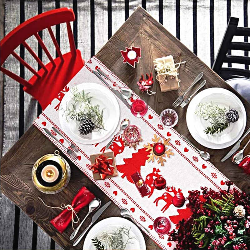 déco table Noël rouge et blanc - nappe blanche et chemin de table rouge,  vaisselle blanche, …