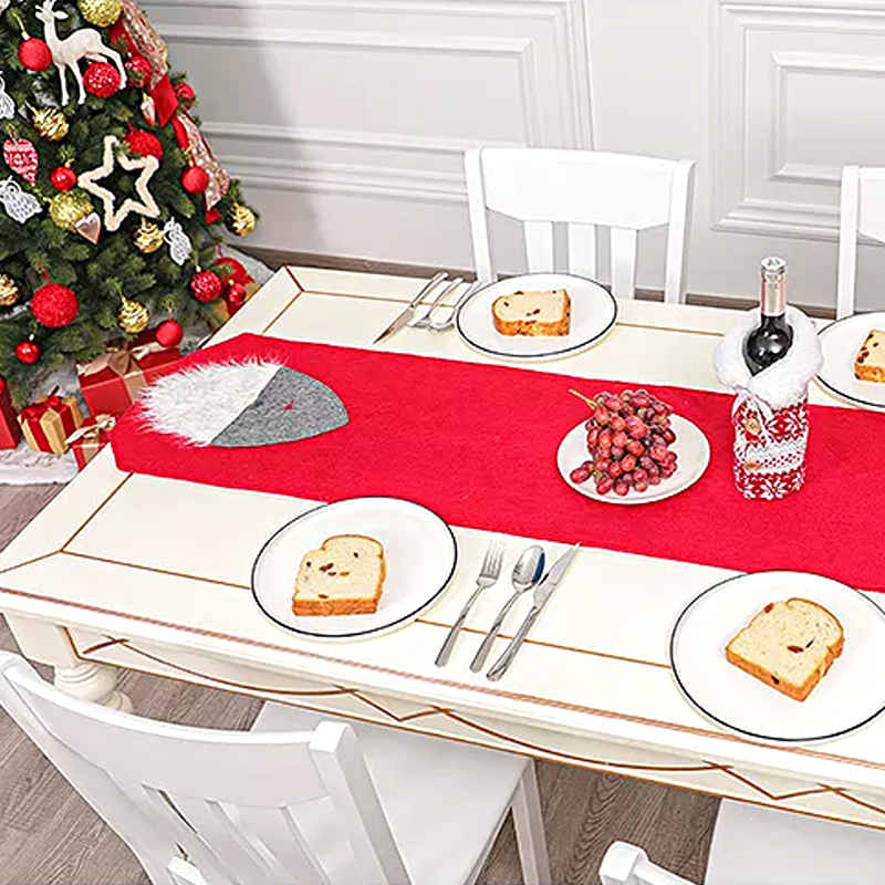 chemin-de-table-noel-lutin-rouge