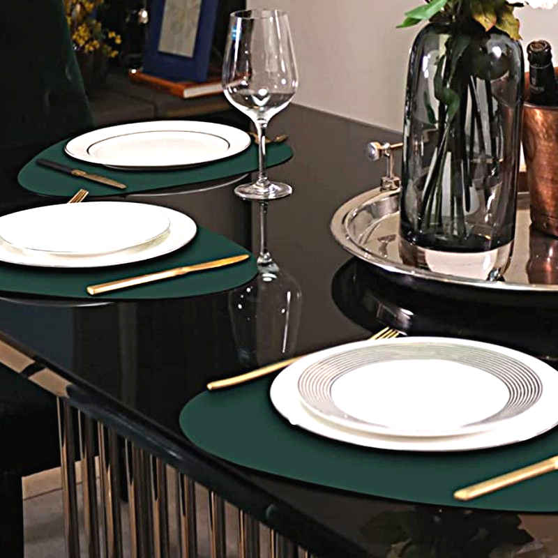 set-de-table-faux-cuir