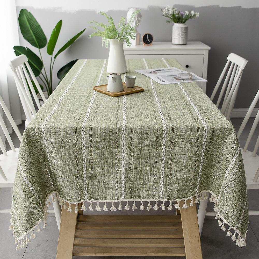 Elaris<br/>Nappe Rectangulaire à rayure avec Pompons