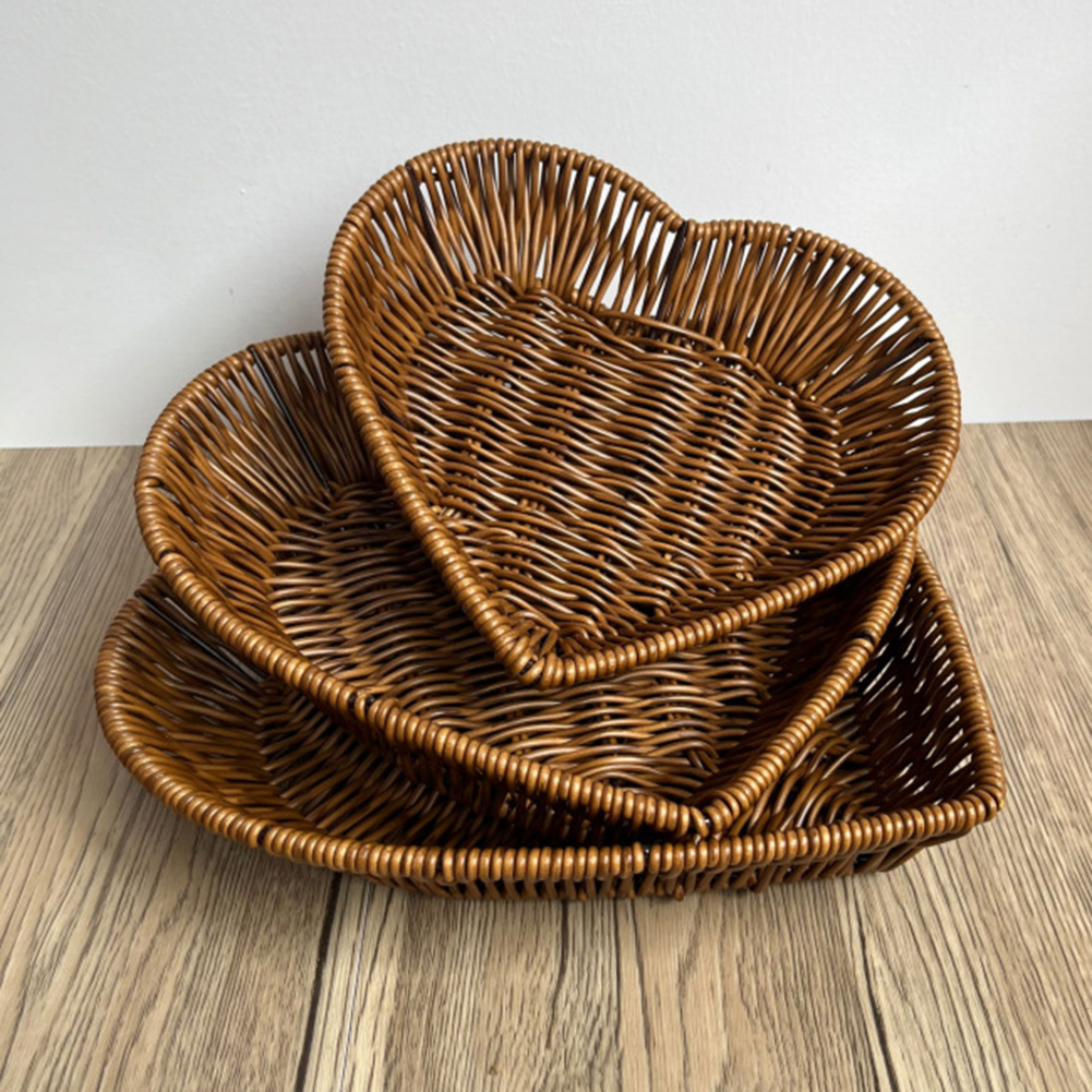 Coryne<br />Panier de rangement cœur en rotin