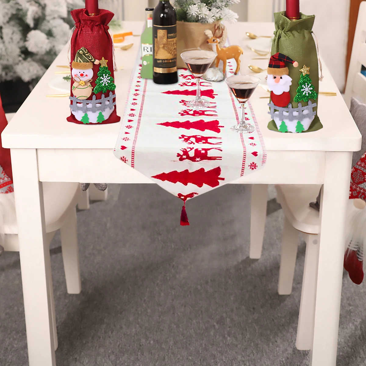 chemin-de-table-noel-blanc-et-rouge-sapins-rennes