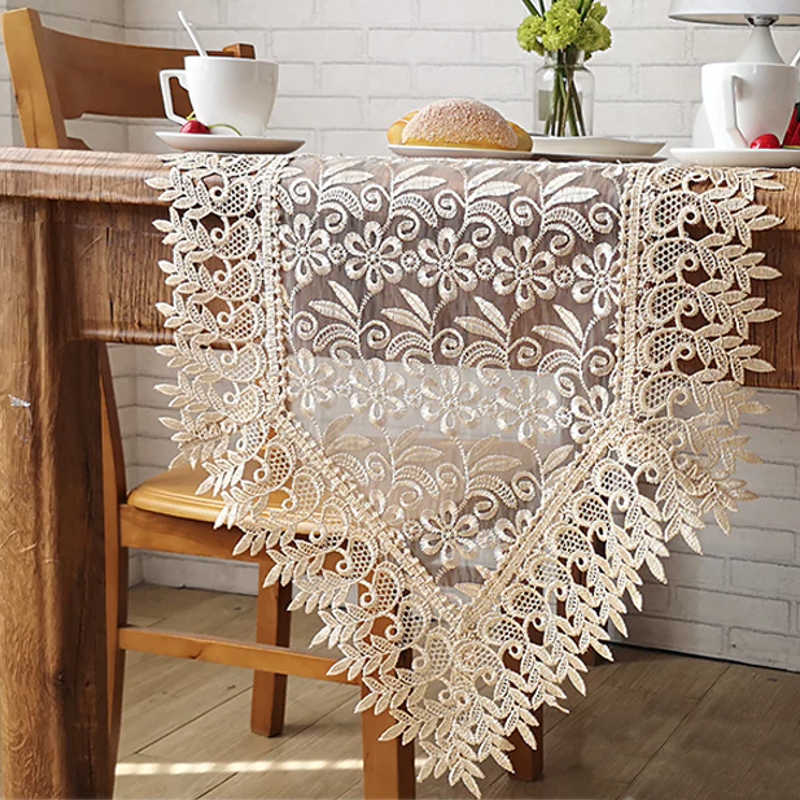 chemin-de-table-dentelle-rustique-beige