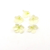 petales-de-fleurs-artificielles-blanc-casse-mariage-champetre