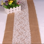 chemin-de-table-jute-et-dentelle-mariage-fleurs