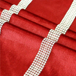 chemin-de-table-en-strass-reveillon-rouge