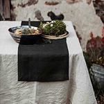 chemin-de-table-en-lin-noir-naturelle