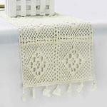 chemin-de-table-moderne-au-crochet-blanc
