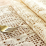 chemin-de-table-papillon-au-crochet-beige