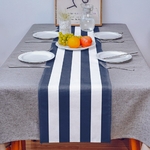 chemin-de-table-raye-bleu-et-blanc-moderne