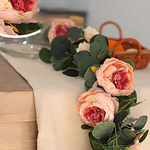 Chemin-de-table-en-fleurs-artificielles-pas-cher