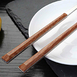 couverts-de-table-avec-manche-en-bois-menagere