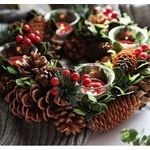 couronne-de-noel-en-pommes-de-pin-bougie