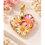 Pendentif cœur fleuri en résine avec touches dorées