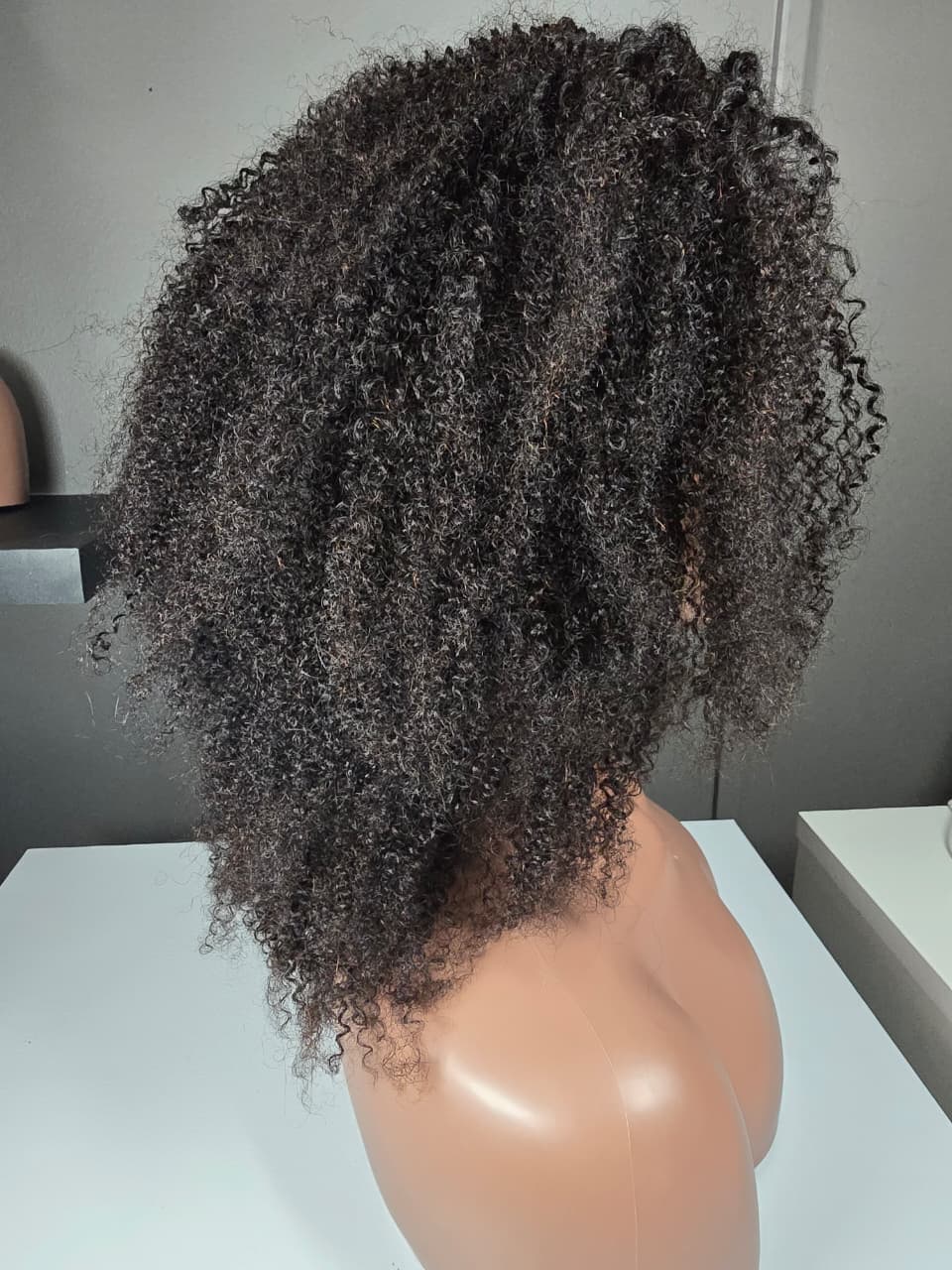demi perruque flip over afro 1
