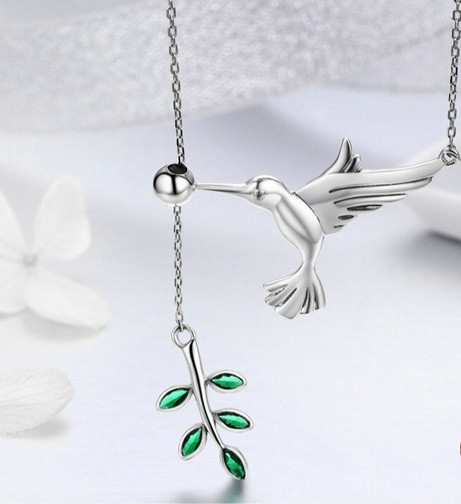 Collier colibri symbole en argent
