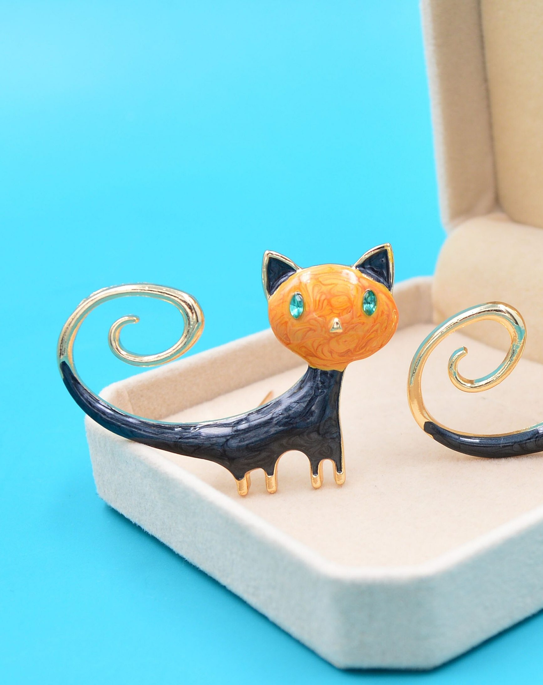 Broche chat en cuivre