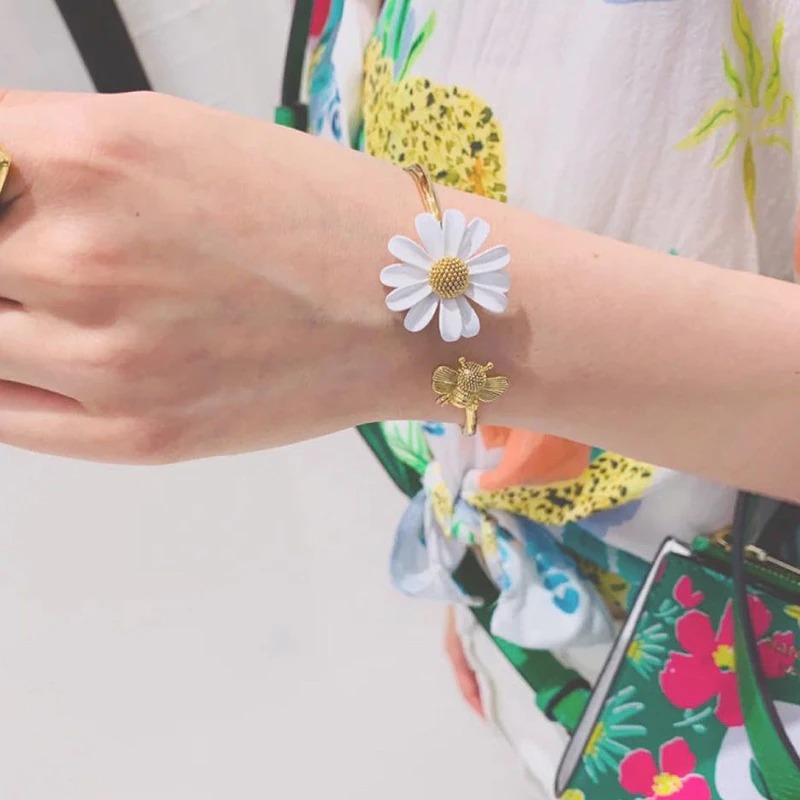 Bracelet rigide fleur
