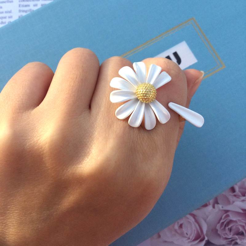 bague marguerite petale ouverte